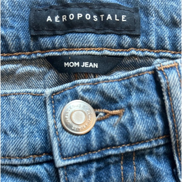Aeropostale Straight Leg Mom Jeans Size 4 - Picture 3 of 3